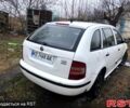 Белый Шкода Фабия, объемом двигателя 1.2 л и пробегом 320 тыс. км за 2400 $, фото 3 на Automoto.ua