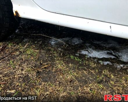 Белый Шкода Фабия, объемом двигателя 1.2 л и пробегом 320 тыс. км за 2400 $, фото 9 на Automoto.ua