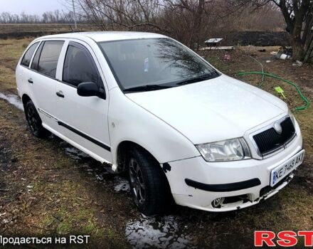 Белый Шкода Фабия, объемом двигателя 1.2 л и пробегом 320 тыс. км за 2400 $, фото 2 на Automoto.ua