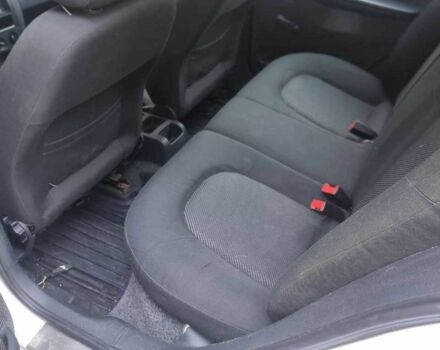 Шкода Фабия 2005 в Ровно на Automoto.ua Белый Шкода Фабия, объемом двигателя 1.4 л и пробегом 334 тыс. км за 2700 $, фото 9 на Automoto.ua