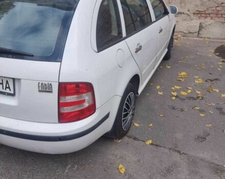 Шкода Фабия 2005 в Ровно на Automoto.ua Белый Шкода Фабия, объемом двигателя 1.4 л и пробегом 334 тыс. км за 2700 $, фото 5 на Automoto.ua