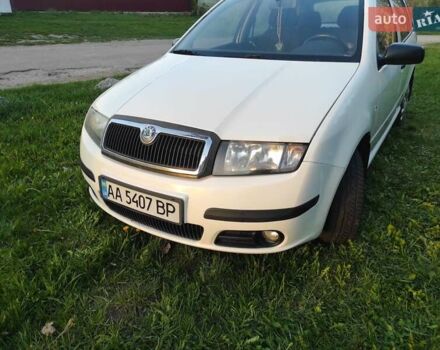 Білий Шкода Фабія, об'ємом двигуна 1.2 л та пробігом 298 тис. км за 3300 $, фото 1 на Automoto.ua
