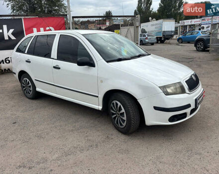 Шкода Фабия 2006 в Запорожье на Automoto.ua Белый Шкода Фабия, объемом двигателя 1.2 л и пробегом 260 тыс. км за 3790 $, фото 6 на Automoto.ua