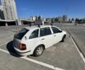 Белый Шкода Фабия, объемом двигателя 1.4 л и пробегом 250 тыс. км за 1550 $, фото 5 на Automoto.ua