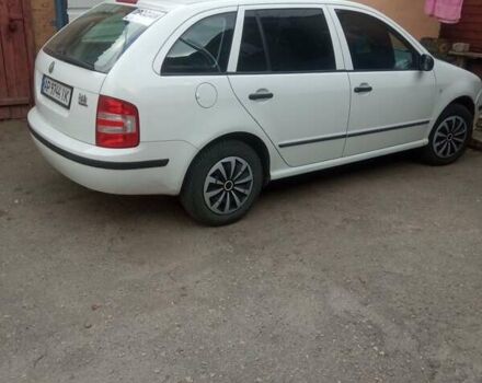 Білий Шкода Фабія, об'ємом двигуна 1.2 л та пробігом 260 тис. км за 3300 $, фото 4 на Automoto.ua