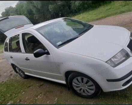 Белый Шкода Фабия, объемом двигателя 1.4 л и пробегом 450 тыс. км за 3800 $, фото 3 на Automoto.ua