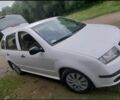 Белый Шкода Фабия, объемом двигателя 1.4 л и пробегом 450 тыс. км за 3800 $, фото 3 на Automoto.ua