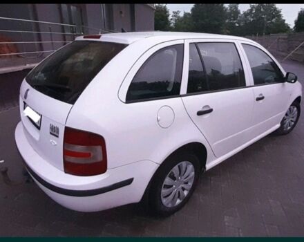 Белый Шкода Фабия, объемом двигателя 1.4 л и пробегом 450 тыс. км за 3800 $, фото 5 на Automoto.ua