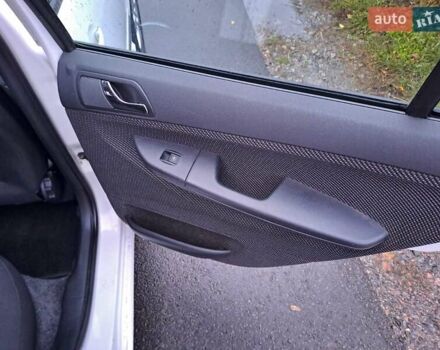 Білий Шкода Фабія, об'ємом двигуна 1.39 л та пробігом 220 тис. км за 4700 $, фото 19 на Automoto.ua