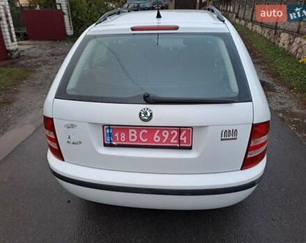 Білий Шкода Фабія, об'ємом двигуна 1.39 л та пробігом 220 тис. км за 4700 $, фото 3 на Automoto.ua