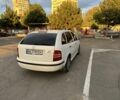 Білий Шкода Фабія, об'ємом двигуна 1.4 л та пробігом 245 тис. км за 3500 $, фото 4 на Automoto.ua