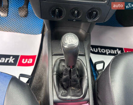 Шкода Фабия 2006 в Запорожье на Automoto.ua Белый Шкода Фабия, объемом двигателя 1.2 л и пробегом 260 тыс. км за 3790 $, фото 18 на Automoto.ua