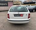 Белый Шкода Фабия, объемом двигателя 1.2 л и пробегом 260 тыс. км за 3790 $, фото 3 на Automoto.ua