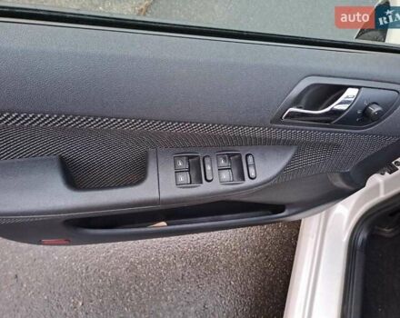 Білий Шкода Фабія, об'ємом двигуна 1.39 л та пробігом 220 тис. км за 4700 $, фото 6 на Automoto.ua