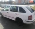 Белый Шкода Фабия, объемом двигателя 1.2 л и пробегом 400 тыс. км за 3500 $, фото 1 на Automoto.ua