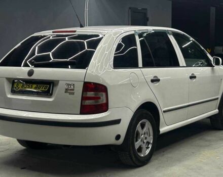 Белый Шкода Фабия, объемом двигателя 1.4 л и пробегом 293 тыс. км за 4700 $, фото 5 на Automoto.ua