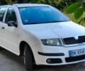Белый Шкода Фабия, объемом двигателя 1.2 л и пробегом 301 тыс. км за 2999 $, фото 1 на Automoto.ua