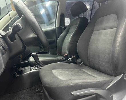 Белый Шкода Фабия, объемом двигателя 1.4 л и пробегом 293 тыс. км за 4700 $, фото 6 на Automoto.ua