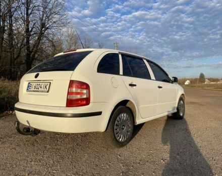 Белый Шкода Фабия, объемом двигателя 1.4 л и пробегом 214 тыс. км за 4700 $, фото 2 на Automoto.ua