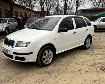 Белый Шкода Фабия, объемом двигателя 1.2 л и пробегом 213 тыс. км за 3500 $, фото 5 на Automoto.ua