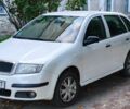Белый Шкода Фабия, объемом двигателя 1.2 л и пробегом 301 тыс. км за 2999 $, фото 2 на Automoto.ua