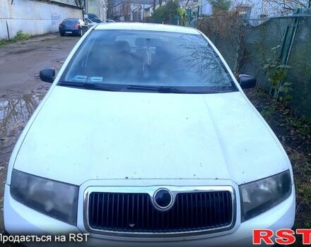 Белый Шкода Фабия, объемом двигателя 1.4 л и пробегом 350 тыс. км за 3000 $, фото 7 на Automoto.ua