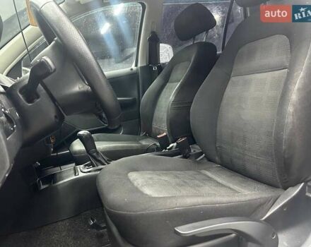 Белый Шкода Фабия, объемом двигателя 1.39 л и пробегом 293 тыс. км за 4700 $, фото 6 на Automoto.ua