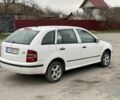 Белый Шкода Фабия, объемом двигателя 1.2 л и пробегом 300 тыс. км за 1750 $, фото 2 на Automoto.ua