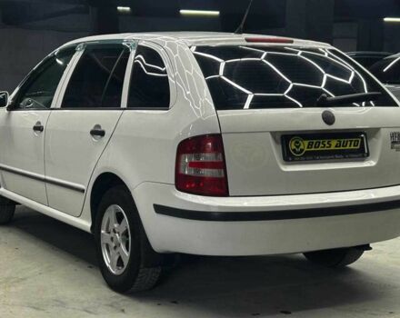 Белый Шкода Фабия, объемом двигателя 1.4 л и пробегом 293 тыс. км за 4700 $, фото 3 на Automoto.ua