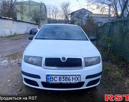 Белый Шкода Фабия, объемом двигателя 1.4 л и пробегом 350 тыс. км за 3000 $, фото 8 на Automoto.ua