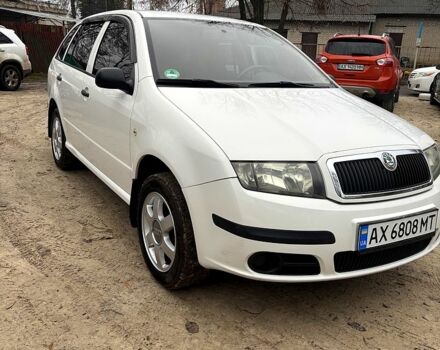 Белый Шкода Фабия, объемом двигателя 1.2 л и пробегом 213 тыс. км за 3500 $, фото 2 на Automoto.ua