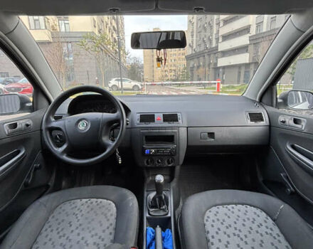 Білий Шкода Фабія, об'ємом двигуна 1.2 л та пробігом 221 тис. км за 3800 $, фото 13 на Automoto.ua