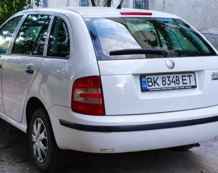 Белый Шкода Фабия, объемом двигателя 1.2 л и пробегом 301 тыс. км за 2999 $, фото 5 на Automoto.ua