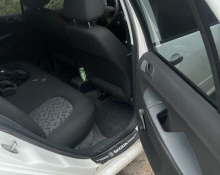 Белый Шкода Фабия, объемом двигателя 1.4 л и пробегом 214 тыс. км за 4700 $, фото 13 на Automoto.ua