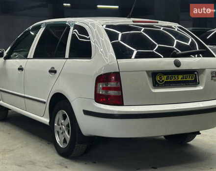 Белый Шкода Фабия, объемом двигателя 1.39 л и пробегом 293 тыс. км за 4700 $, фото 3 на Automoto.ua