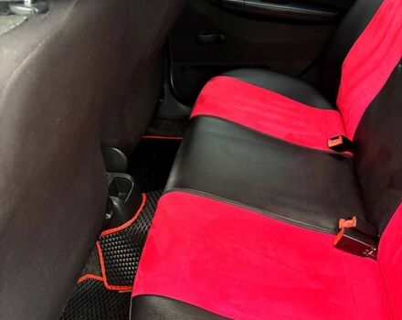 Белый Шкода Фабия, объемом двигателя 1.2 л и пробегом 213 тыс. км за 3500 $, фото 9 на Automoto.ua