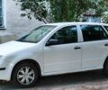 Белый Шкода Фабия, объемом двигателя 1.2 л и пробегом 301 тыс. км за 2999 $, фото 4 на Automoto.ua