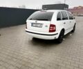 Белый Шкода Фабия, объемом двигателя 1.4 л и пробегом 300 тыс. км за 5250 $, фото 3 на Automoto.ua