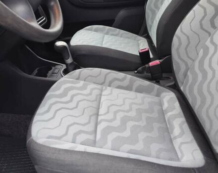 Білий Шкода Фабія, об'ємом двигуна 1.4 л та пробігом 182 тис. км за 5500 $, фото 13 на Automoto.ua