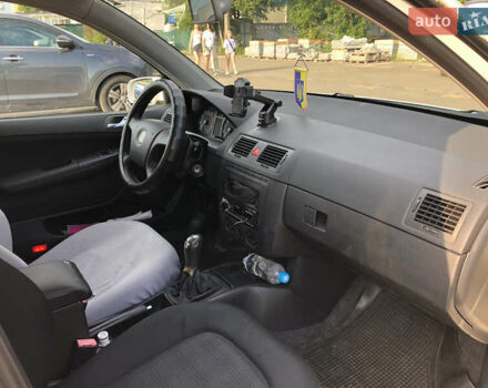 Білий Шкода Фабія, об'ємом двигуна 1.2 л та пробігом 209 тис. км за 4100 $, фото 15 на Automoto.ua