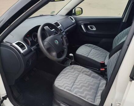 Белый Шкода Фабия, объемом двигателя 1.4 л и пробегом 182 тыс. км за 5300 $, фото 17 на Automoto.ua