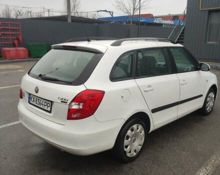 Белый Шкода Фабия, объемом двигателя 1.6 л и пробегом 240 тыс. км за 4999 $, фото 1 на Automoto.ua