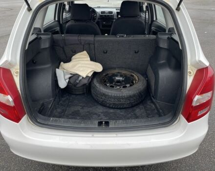 Белый Шкода Фабия, объемом двигателя 1.4 л и пробегом 178 тыс. км за 5500 $, фото 4 на Automoto.ua