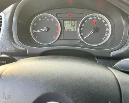 Белый Шкода Фабия, объемом двигателя 1.39 л и пробегом 265 тыс. км за 5300 $, фото 13 на Automoto.ua