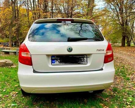Белый Шкода Фабия, объемом двигателя 1.6 л и пробегом 240 тыс. км за 6300 $, фото 4 на Automoto.ua