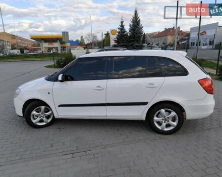 Шкода Фабия 2008 в Ужгороде на Automoto.ua Белый Шкода Фабия, объемом двигателя 1.42 л и пробегом 300 тыс. км за 4999 $, фото 5 на Automoto.ua