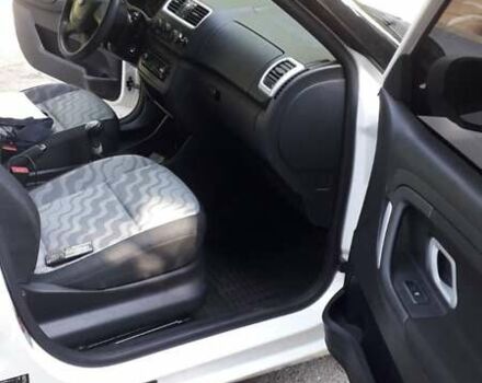 Білий Шкода Фабія, об'ємом двигуна 1.2 л та пробігом 250 тис. км за 5200 $, фото 6 на Automoto.ua