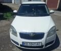Білий Шкода Фабія, об'ємом двигуна 1.4 л та пробігом 380 тис. км за 3400 $, фото 1 на Automoto.ua