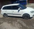 Білий Шкода Фабія, об'ємом двигуна 1.4 л та пробігом 380 тис. км за 3400 $, фото 1 на Automoto.ua