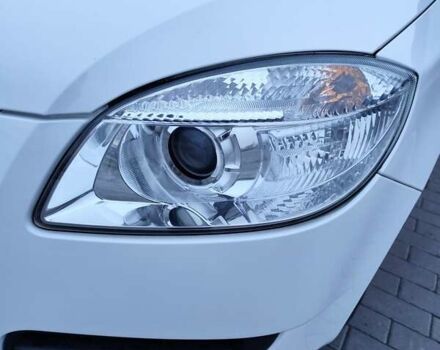 Білий Шкода Фабія, об'ємом двигуна 1.4 л та пробігом 182 тис. км за 5500 $, фото 32 на Automoto.ua